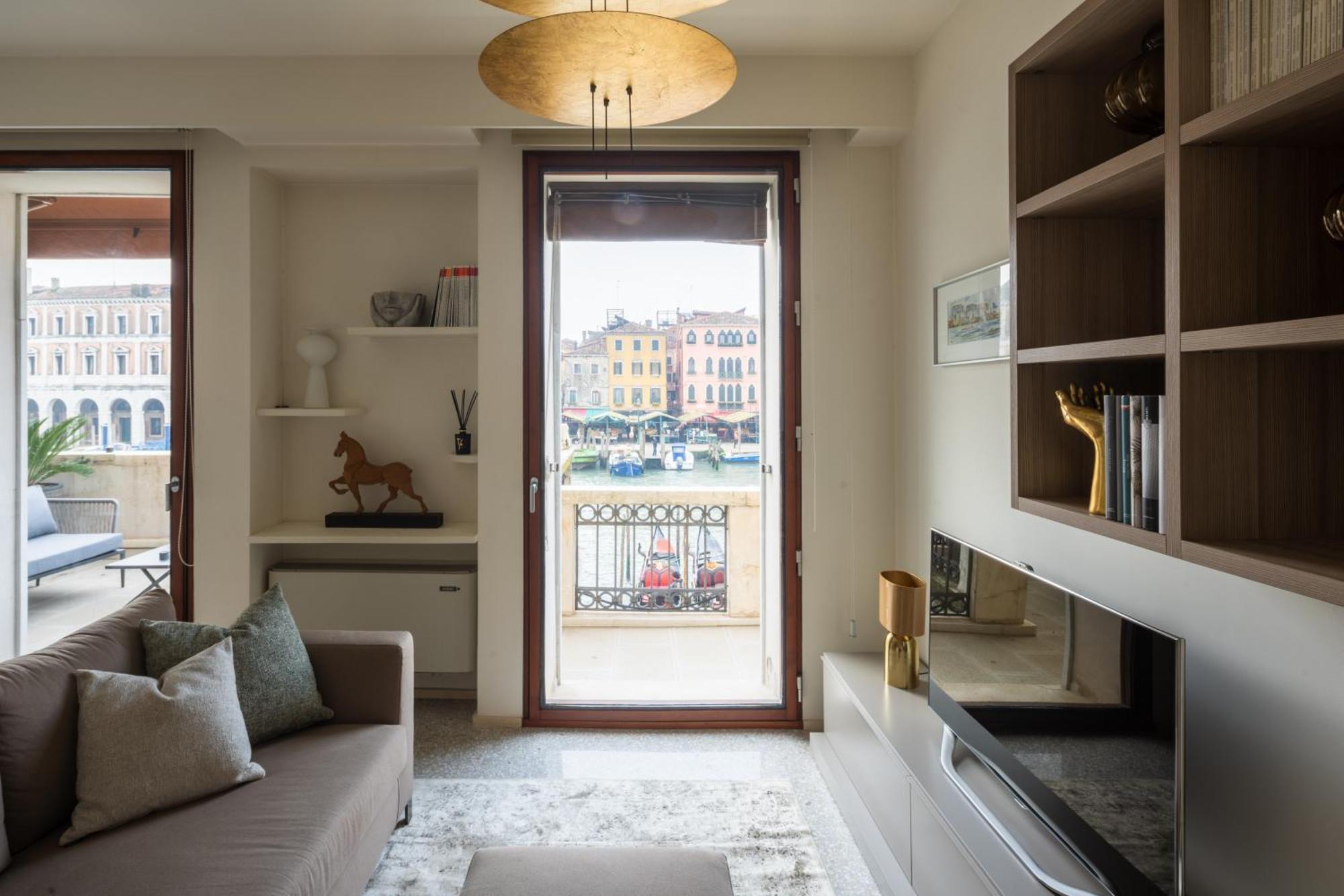 Grand Canal Luxury Apartment With Terrace R&R Венеция Екстериор снимка