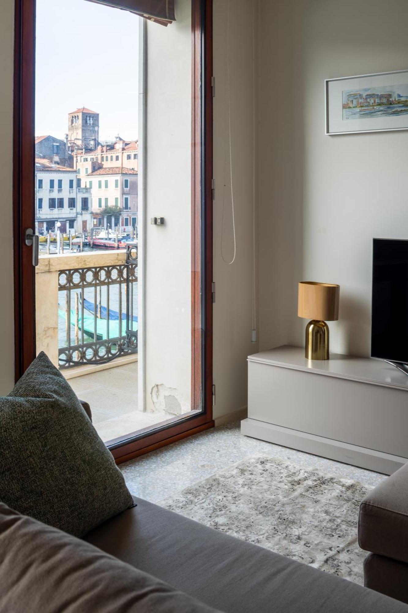 Grand Canal Luxury Apartment With Terrace R&R Венеция Екстериор снимка